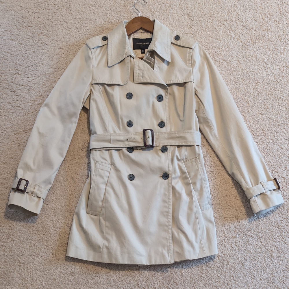 Banana Republic Women's Cream Trench Coat M